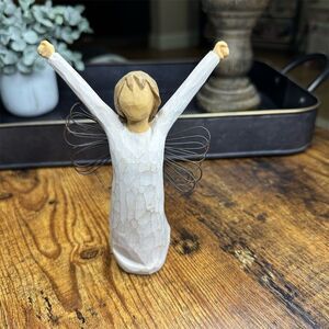 Willow Tree Courage Angel Figure 2004 Susan Lordi